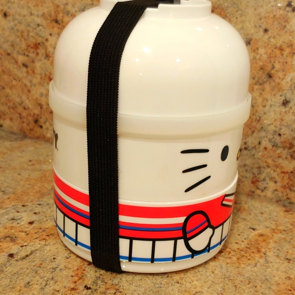 Hello Kitty Bento Box - Picture 2 of 9